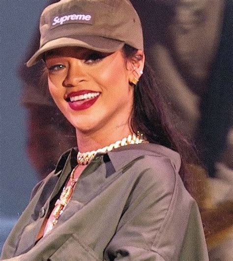 rihanna supreme hat